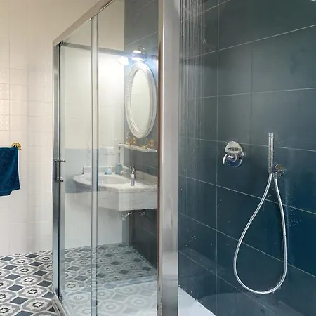 Casa Derosa In Centro Apartment